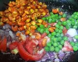 A picture of step 1 of Prawns with Potato and Green Peas.