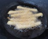 Foto langkah ke 3 dari resep Stik Kentang Keju.