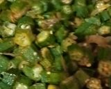 A picture of step 2 of Bhindi da pyaza.