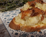 Foto del paso 7 de la receta: Tosta de bacalao con cebolla caramelizada