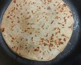 A picture of step 4 of Potato paratha with onion raita.