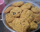 Foto langkah ke 5 dari resep Buttercookies renyah gurih kurma kismis.