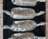 Baconbe göngyölt aszaltszilvás csirkemellrolád recept fázis 4 fotója