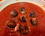 Foto langkah ke 5 dari resep Meatballs à la Italian Restaurant.