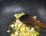 Foto langkah ke 1 dari resep Mie Goreng ala Resto.