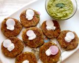 A picture of step 4 of Patoto sprouts tikki.