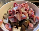 Hình bước làm 2 của món Cháo Gà Mề Nấm Shiitake