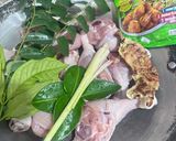 Foto langkah ke 1 dari resep Ayam Goreng Lengkuas Daun Kari.