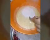 صورة لخطوة 2 من وصفة بسبوسة سهلة و اقتصادية