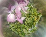 A picture of step 2 of Methi Pakoda..
