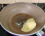A picture of step 3 of Garlic fettuccine.