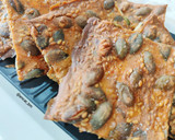 Foto del paso 6 de la receta: Crackers de semillas de calabaza