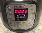 Hình bước làm 4 của món Đùi gà xào gừng và nấm mèo-Instant Pot