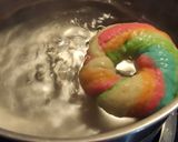 Foto langkah ke 4 dari resep Sandwich Rainbow Bagels.