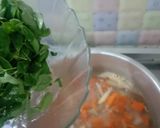 Foto langkah ke 3 dari resep Sayur Bening (Kelor, Wortel, dan Pepaya Muda).
