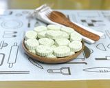 Hình bước làm 1 của món Bánh in phục linh lá dứa