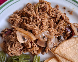 Foto del paso 6 de la receta: Pollo deshebrado con chile ancho