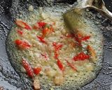 Foto langkah ke 2 dari resep Tumis Daun Singkong.