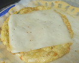 Foto del paso 5 de la receta: Rollito de tortilla de zanahoria y calabacín con York y queso