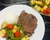 Foto del paso 2 de la receta: Picanha a la Plancha con Vegetales al Ajillo con Espárragos, Tomatitos Cherry y Patatas!