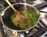 Une image de l'étape 6 de Sauce verte aux fanes de radis et herbes aromatiques.