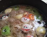 Foto langkah ke 3 dari resep Shabu-shabu / steamboat cedea cartoon anak.