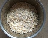 A picture of step 1 of Oats Tikki.