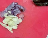 Foto langkah ke 1 dari resep Sayur Bening Timun Wortel Soun.