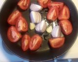 A picture of step 3 of Pasta with vegetarian PastaSauce. Made of kidneybeans and homemade tomatosauce.