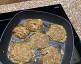 Hình bước làm 3 của món Hamburger với phô mai
