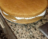 Foto del paso 5 de la receta: Tarta de nata y fresas