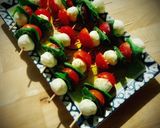 Foto del paso 8 de la receta: Aperitivos rápidos: Provolone con ibérico, Tostas de mantequilla con ajo & Mini brochetas vegetales