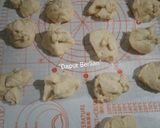 Foto langkah ke 5 dari resep Roti manis isi pisang dengan metode tangzhong.