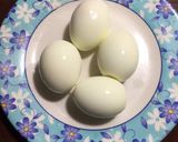 A picture of step 2 of Egg Palak.