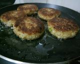 A picture of step 6 of Upma and peas kabab.