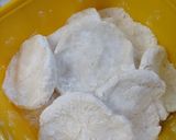 Foto langkah ke 1 dari resep Rujak cireng garing diluar empuk didalam.