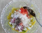 Foto langkah ke 2 dari resep Homemade Guacamole.