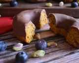 Foto del paso 12 de la receta: Donuts de chocolate y arándanos