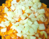 Foto del paso 2 de la receta: Tortilla de boniato con cebolla