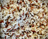 Foto del paso 4 de la receta: Ensalada de arroz con langostinos, edamame y tofu crujiente