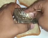 ক্রাঞ্চি গার্লিক ব্রেড টোস্ট (Cheesy Garlic Bread toast recipe in Bengali) রেসিপি ধাপ - 3 ছবি