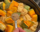 A picture of step 3 of 🫑 One-pot Kabocha squash, fried tofu in Japanese broth.