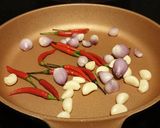 รูปขั้นตอนการทำที่ 2 ของ น้ำพริกปลาทูย่าง