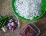 Foto langkah ke 1 dari resep Nasi goreng cabai hijau pedas.