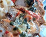 Une image de l'étape 6 de Poulet grillé et ses pâtes à la sauce épinards & tomates.