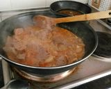 A picture of step 2 of Rendang beef and Hainam rice.
