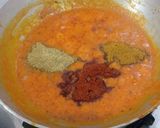 A picture of step 5 of Makhana Masala Curry.