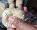 Foto langkah ke 6 dari resep Donat Pisang Frozen Empuk & Lembut.
