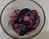 A picture of step 1 of Jamun Mojito.