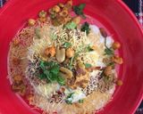 A picture of step 2 of Potato tikki chaat.